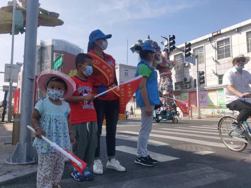 <strong>看看男人大鸡巴操女人搔逼的视频</strong>